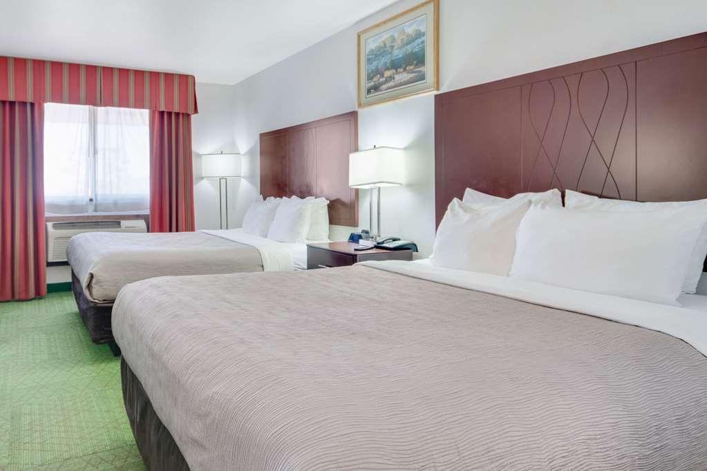 Quality Inn Belgrade Oda fotoğraf