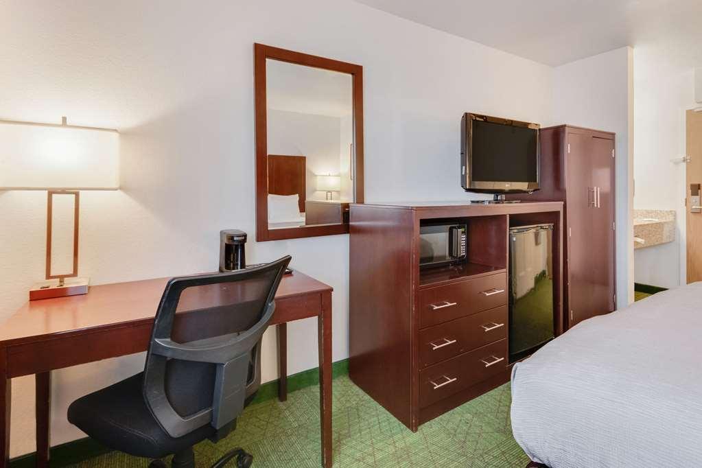 Quality Inn Belgrade Oda fotoğraf