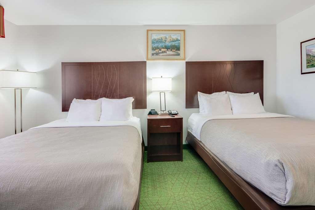 Quality Inn Belgrade Oda fotoğraf